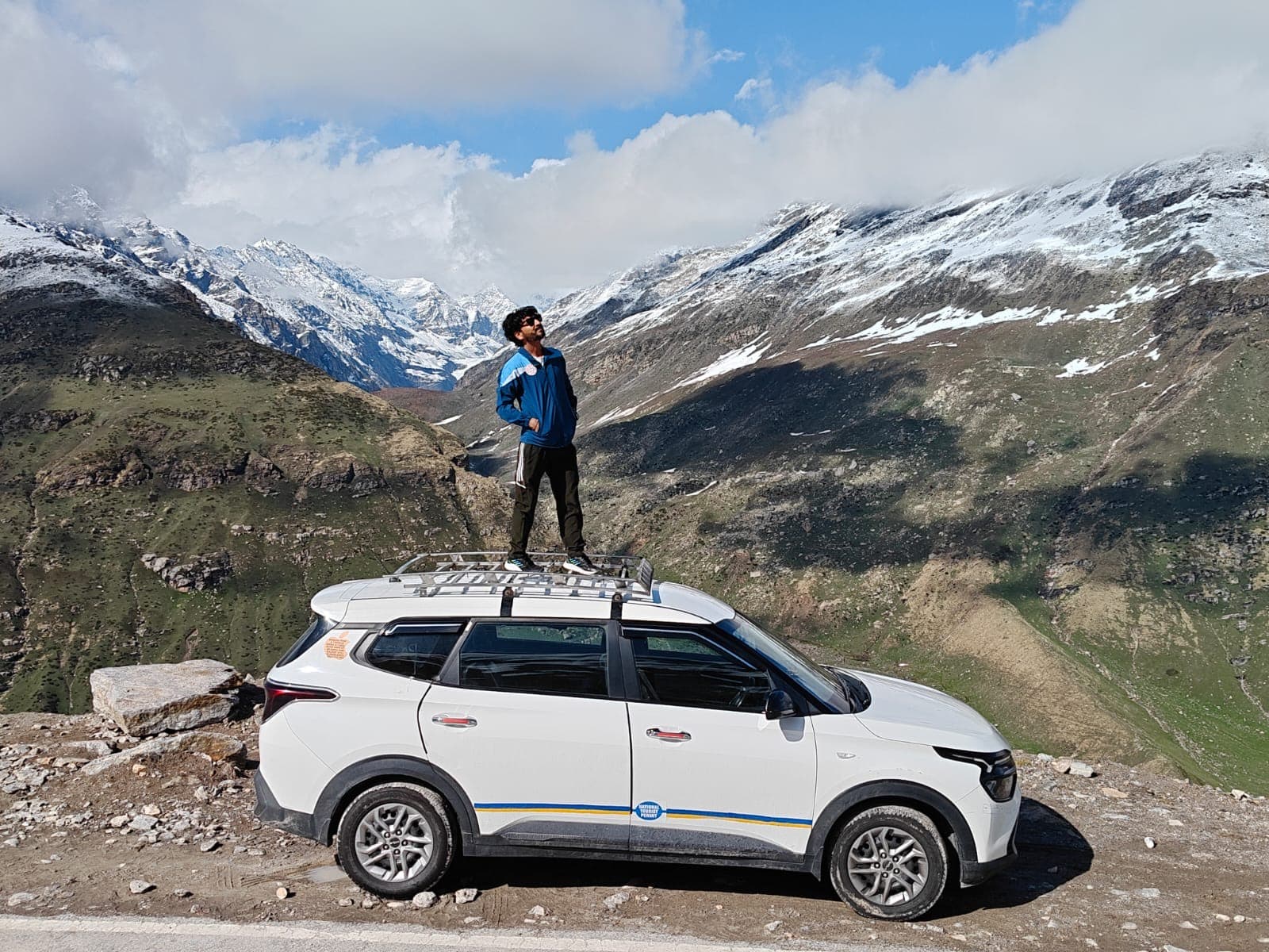 Chauffeur-driven journey through the snow-capped mountains of North India
