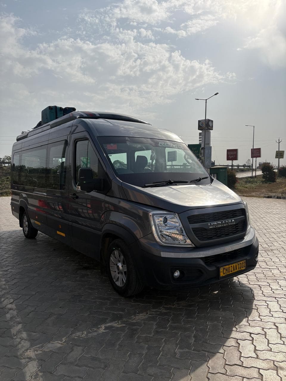 Extra Large Van — Force Urbania